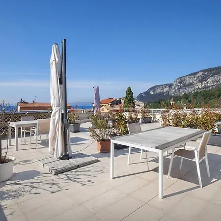 Apartment La Rocca Garda (Verona)
